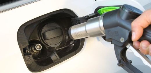 Stlačený zemní plyn (CNG) pohání v Česku stále více vozidel. 