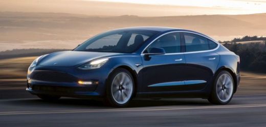 Elektromobil Model 3 je klíčový pro úspěch automobilky na trhu.