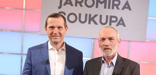 Moderátor pořadu a generální ředitel TV Barrandov Jaromír Soukup (vlevo) a jeden z nejuznávanějších českých policistů Tomáš Almer.