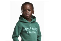 Černošský chlapec z reklamy H&M.