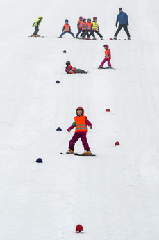 Na sjezdovce v Mladých Bukách se lyžuje na dvou kilometrech sjezdovek.
