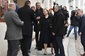 Prezidentova manželka Ivana Zemanová přichází k sídlu Strany práv občanů v Praze.