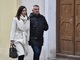 Prezidentův kancléř Vratislav Mynář přichází s manželkou Alexandrou k sídlu Strany práv občanů v Praze.