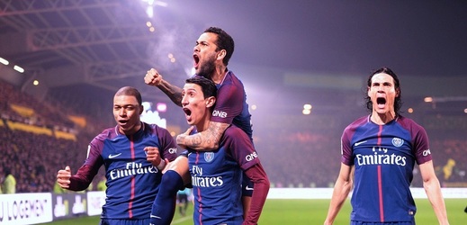 Fotbalisté PSG a jejich radost po šestém vyhraném utkání po sobě ve francouzské lize.