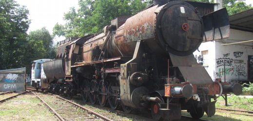 Lokomotiva byla vyrobená v Německu za druhé světové války, v Česku se jí proto přezdívá Němka.