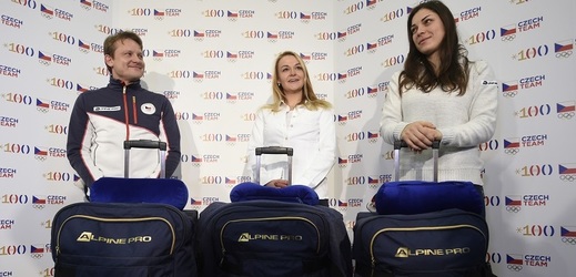 Martina Dubovská a skikrosařka Nikol Kučerová již mají své oblečení.