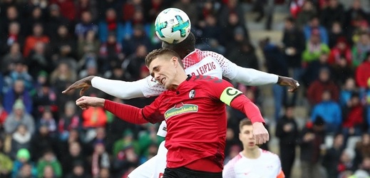 Fotbalisté Lipska prohráli v 19. kole německé ligy ve Freiburgu 1:2.