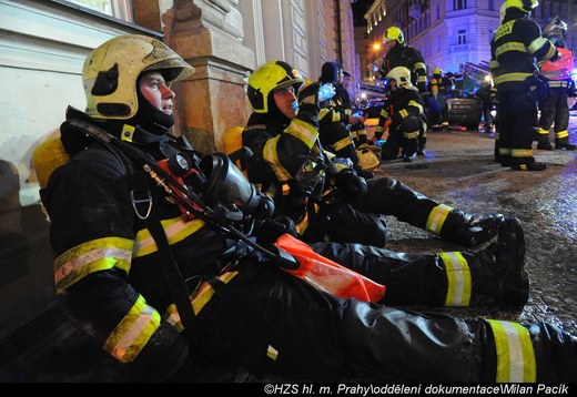 Požár v pražském hotelu nepřežili čtyři lidé.