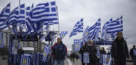 Řekové demonstrují kvůli názvu Makedonie. 