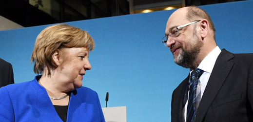 Německá kancléřka Angela Merkelová a předseda SPD Martin Schulz.