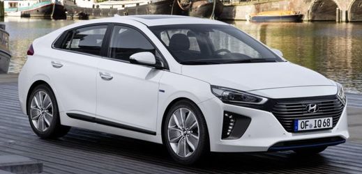 Mezi výrobci vozů s alternativními pohony patří Hyundai na světovou špičku, dokladem je modelová řada Ioniq. 