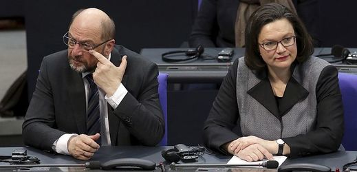 Předseda německé sociální demokracie Martin Schulz a šéfka parlamentní frakce strany Andrea Nahlesová.