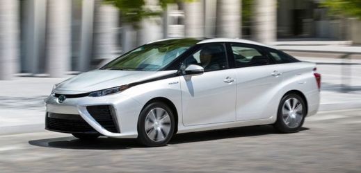 Toyota Mirai poháněná palivovými články