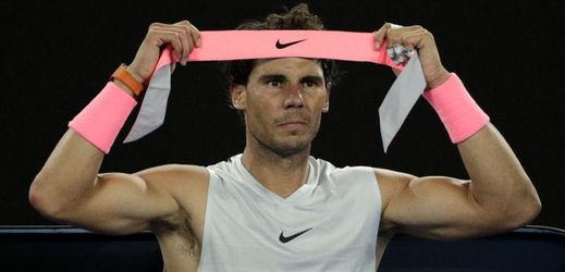 Rafael Nadal kvůli zranění končí na Australian Open ve čtvrtfinále.