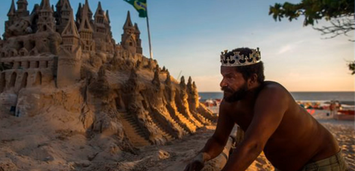 Marcio Mizael Matolias žije už 22 let ve svém hradě z písku.