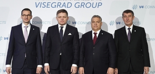 Zleva Mateusz Morawiecki, Robert Fico, Viktor Orbán a Andrej Babiš.