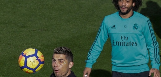 Ronaldo a jeho spoluhráč Marcelo při tréninku Realu Madrid.