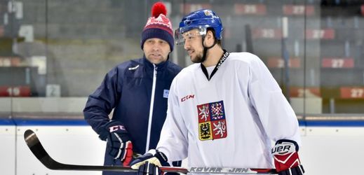 Jan Kovář s trenérem Josefem Jandačem na tréninku české reprezentace.