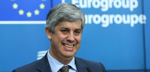 Evropští ministři financí se sešli na jednání o eurozóně.