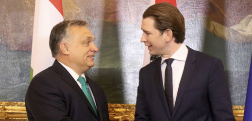 Viktor Orbán (vlevo) a Sebastian Kurz (vpravo).