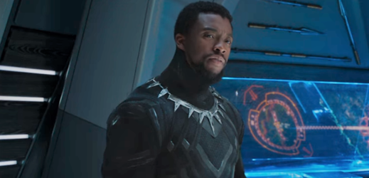 Chadwick Boseman jako Black Panther ve stejnojmenném filmu.
