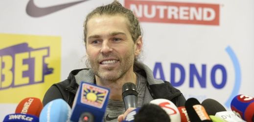 Hokejista Jaromír Jágr při oficiální tiskové konferenci po svém návratu z Kanady. 