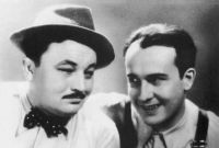 Zleva Jan Werich a Jiří Voskovec ve filmu "Hej rup!" z roku 1934.
