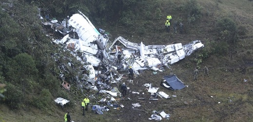 Nehoda letadla, při které zemřela většina fotbalového týmu Chapecoense.