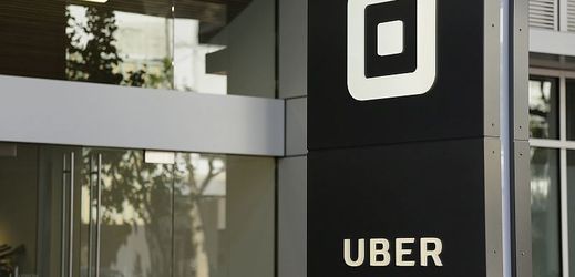 Uber tvrdí, že není taxislužbou, ale že nabízí spolujízdu v rámci sdílené ekonomiky.