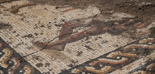 Mozaika měří na šířku asi 3,5 metru a na délku osm metrů. Každý metr čtvereční uměleckého díla pokrývá asi 12 tisíc kamenných kostek.