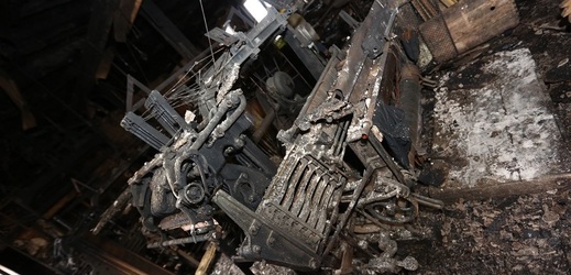 Vyhořelá bývalá textilka v Krnově.