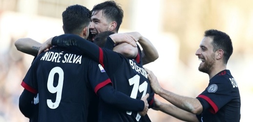 Hráči AC Milán dokázali vyhrát na hřišti Spalu.