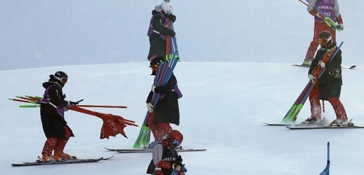 Obří slalom žen byl přesunut na čtvrtek.