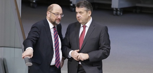 Martin Schulz (vlevo) a Sigmar Gabriel z německé sociální demokracie.