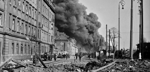 Praha po spojeneckém bombardování.