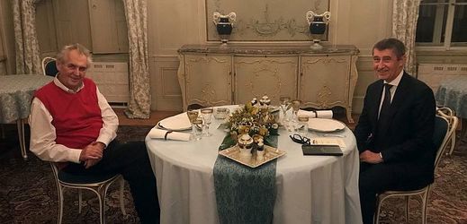 Miloš Zeman a Andrej Babiš na společné večeři.