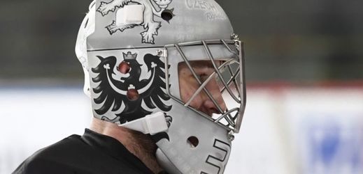 Hokejový brankář Pavel Francouz ve své masce pro olympijské hry.