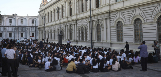 Evakuovaní studenti ve městě Veracruz. 