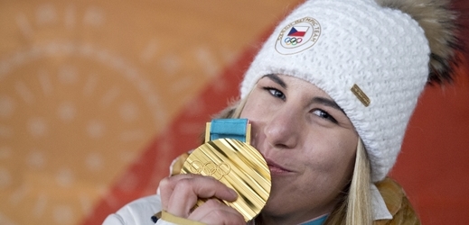 Ester Ledecká šokovala zlatou medailí celý svět.