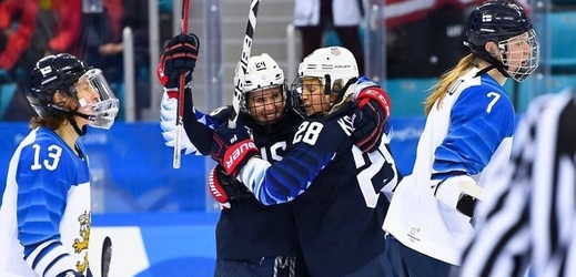 Americké hokejistky si poradili s Finskem a zahrají si opět finále.