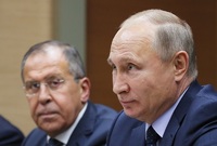 Ruský prezident Vladimir Putin (vpravo).