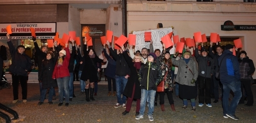 Fotka z protestu v Lipníku nad Bečvou.