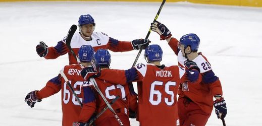 Čeští hokejisté bojují o postup do semifinále.