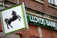 Britské bance Lloyds Banking Group vzrostl v loňském roce zisk.