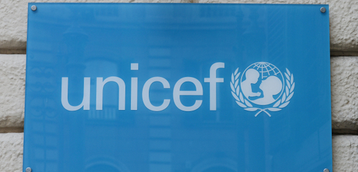 Logo organizace UNICEF. 
