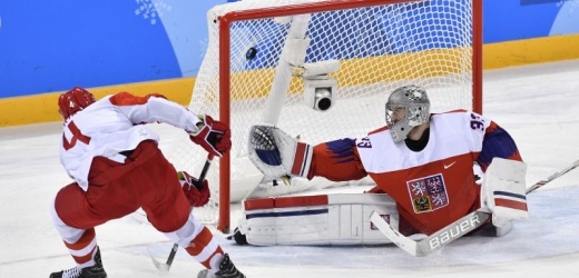 Hokejisté Česka inkasují druhý  gól v utkání proti Rusku.