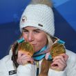 Ester Ledecká se díky dvěma zlatým medailím stala jednou z největších hvězd celé olympiády.