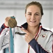 Karolína Erbanová s bronzovou olympijskou medailí.