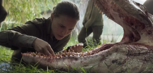 Natalie Portmanová hraje bioložku zkoumající nový ekosystém ve sci-fi filmu Anihilace.