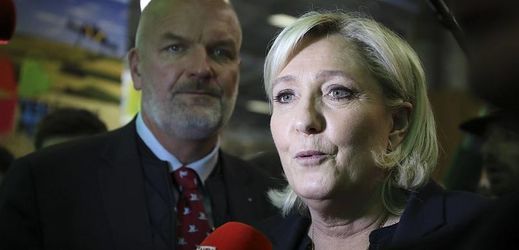 Šéfka Národní fronty Marine Le Penová.